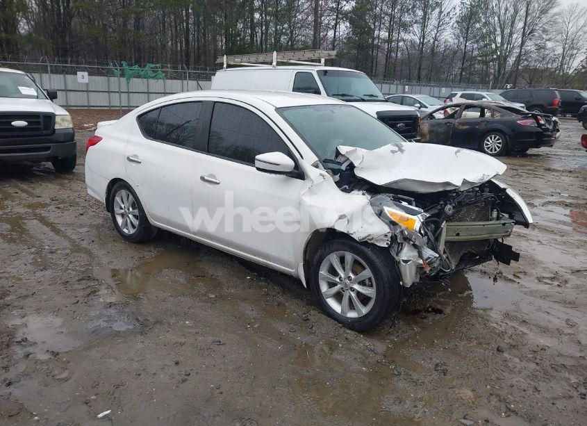 2017 Nissan Versa 1.6 SL (VIN 3N1CN7AP1HL856590) main photo