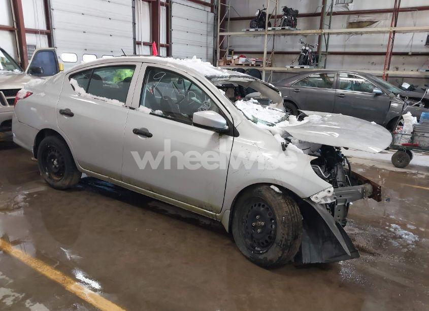 2017 Nissan Versa 1.6 S (VIN 3N1CN7AP1HL857075) main photo