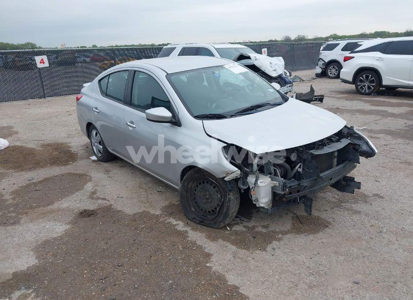2018 Nissan Versa 1.6 SV (VIN 3N1CN7AP1JK393717) main photo