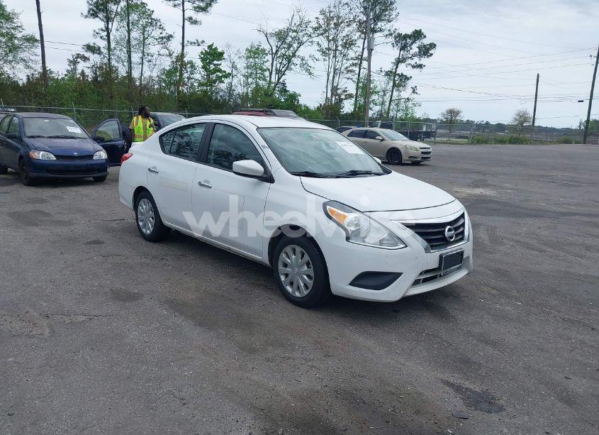 2018 Nissan Versa 1.6 SV (VIN 3N1CN7AP1JL808450) main photo