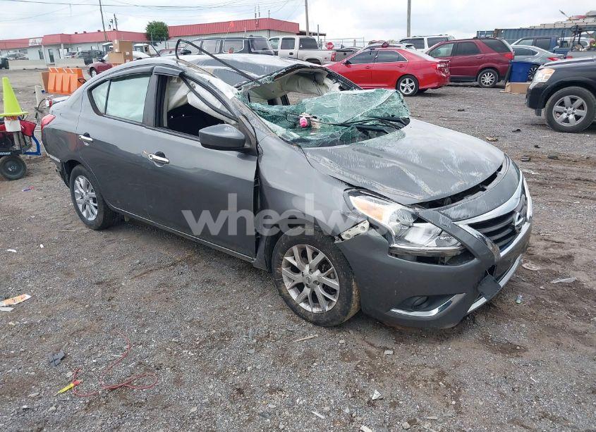 2018 Nissan Versa 1.6 SV (VIN 3N1CN7AP1JL826026) main photo