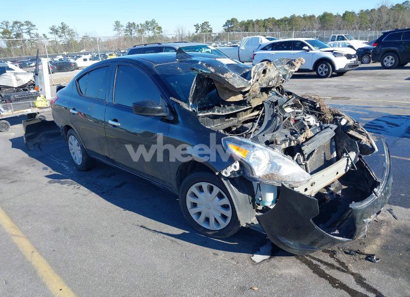 2018 Nissan Versa 1.6 SV (VIN 3N1CN7AP1JL871130) main photo