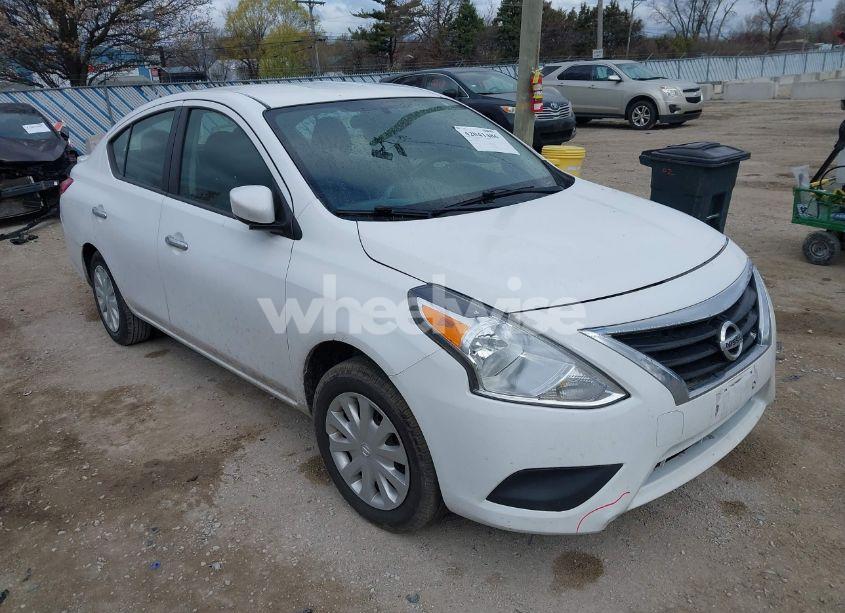 2018 Nissan Versa 1.6 SV (VIN 3N1CN7AP1JL872780) main photo