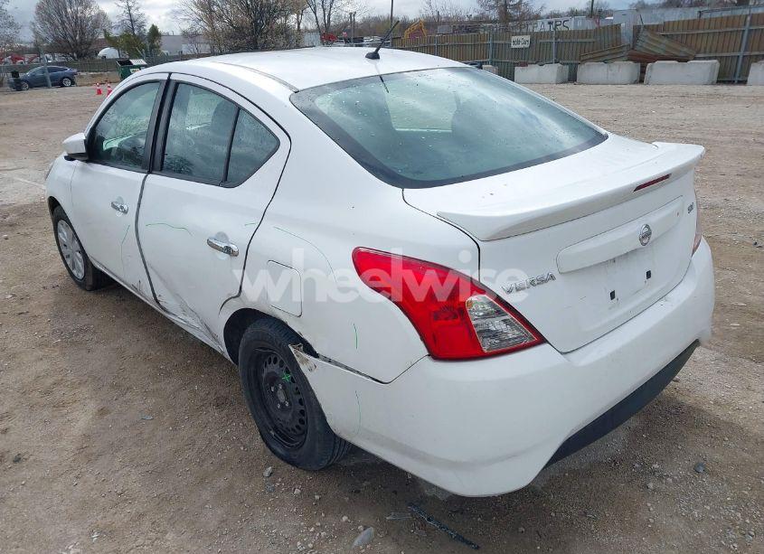 Photo 3 of 2018 Nissan Versa 1.6 SV (VIN 3N1CN7AP1JL872780)