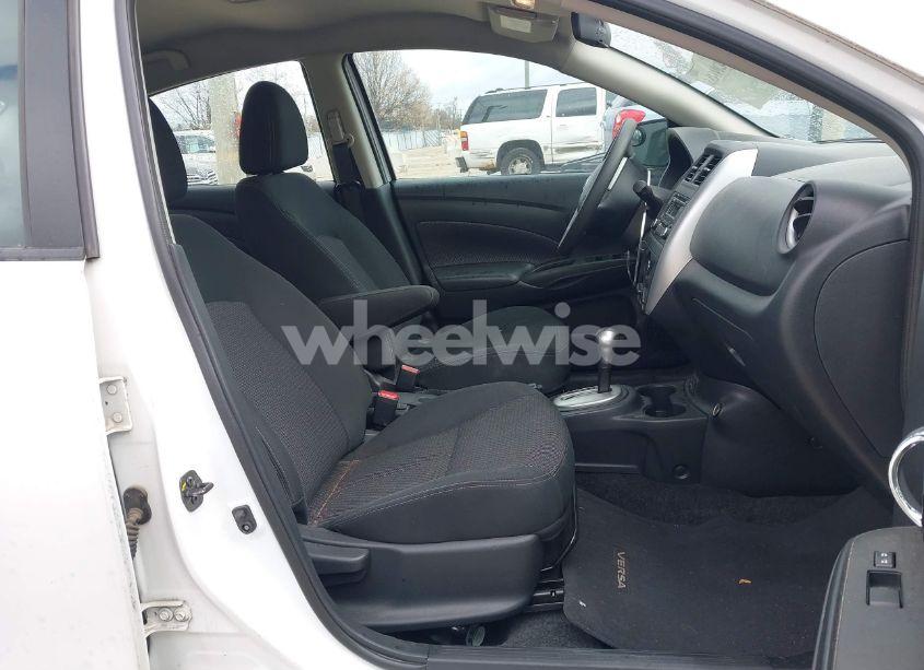 Photo 5 of 2018 Nissan Versa 1.6 SV (VIN 3N1CN7AP1JL872780)