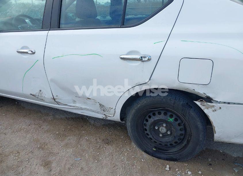 Photo 6 of 2018 Nissan Versa 1.6 SV (VIN 3N1CN7AP1JL872780)