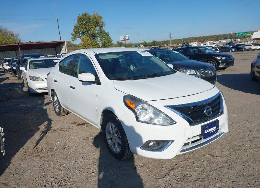 2018 Nissan Versa 1.6 SV (VIN 3N1CN7AP1JL874108) main photo