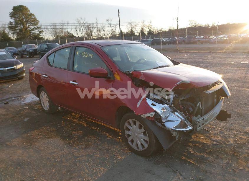 2018 Nissan Versa 1.6 SV (VIN 3N1CN7AP1JL878112) main photo