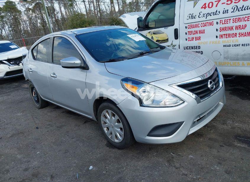 2019 Nissan Versa 1.6 SV (VIN 3N1CN7AP1KL813942) main photo