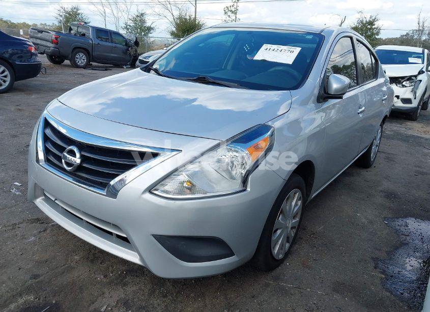 Photo 2 of 2019 Nissan Versa 1.6 SV (VIN 3N1CN7AP1KL813942)