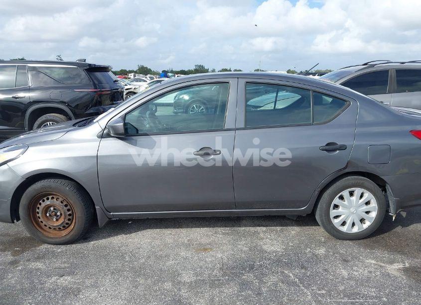 Photo 14 of 2019 Nissan Versa 1.6 S+ (VIN 3N1CN7AP1KL817747)