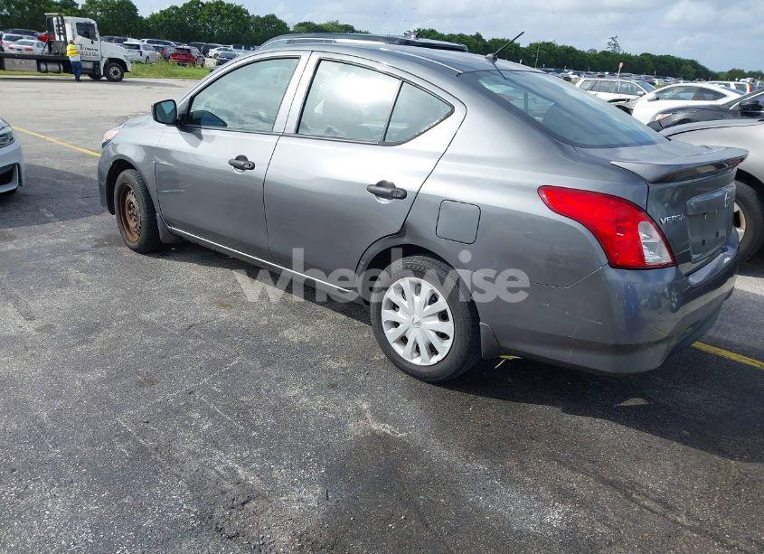 Photo 3 of 2019 Nissan Versa 1.6 S+ (VIN 3N1CN7AP1KL817747)