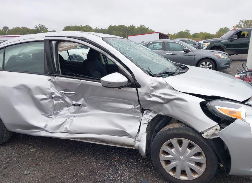 Photo 6 of 2019 Nissan Versa 1.6 SV (VIN 3N1CN7AP1KL818364)