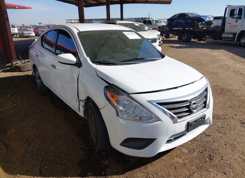 2019 Nissan Versa 1.6 SV (VIN 3N1CN7AP1KL826237) main photo