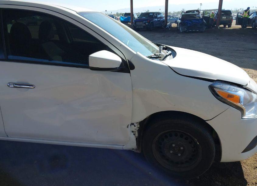 Photo 6 of 2019 Nissan Versa 1.6 SV (VIN 3N1CN7AP1KL826237)