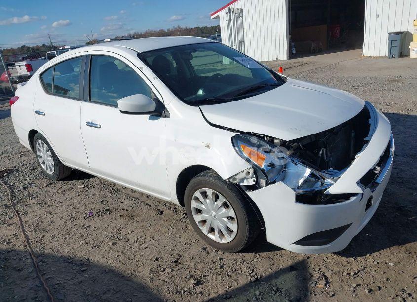 2019 Nissan Versa 1.6 SV (VIN 3N1CN7AP1KL832555) main photo
