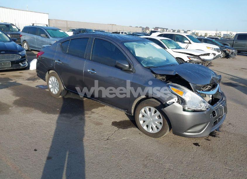2019 Nissan Versa 1.6 SV (VIN 3N1CN7AP1KL841160) main photo