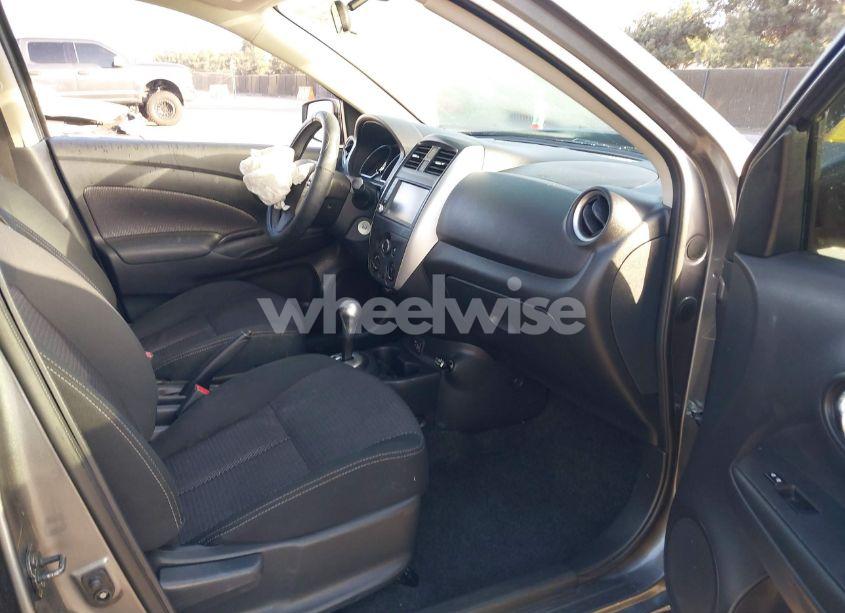 Photo 5 of 2019 Nissan Versa 1.6 SV (VIN 3N1CN7AP1KL841160)
