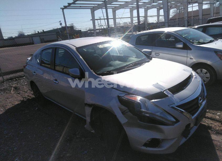 2019 Nissan Versa 1.6 SV (VIN 3N1CN7AP1KL847007) main photo
