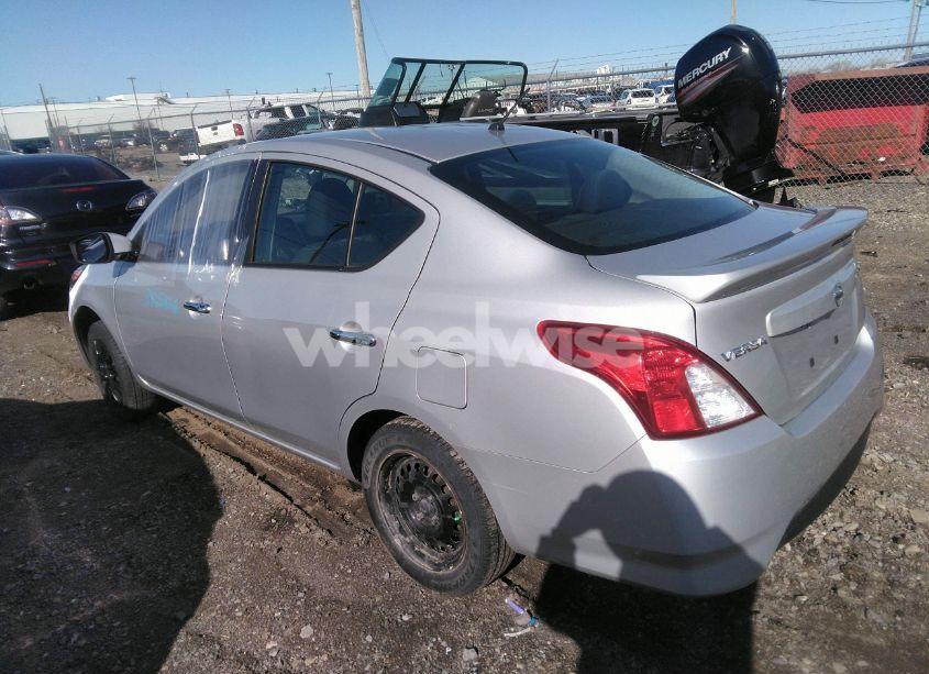 Photo 3 of 2019 Nissan Versa 1.6 SV (VIN 3N1CN7AP1KL847007)