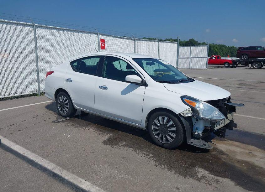 2019 Nissan Versa 1.6 SV (VIN 3N1CN7AP1KL851378) main photo
