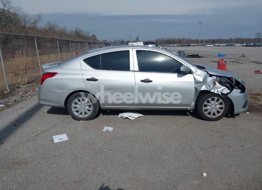 Photo 13 of 2019 Nissan Versa 1.6 S+ (VIN 3N1CN7AP1KL869637)