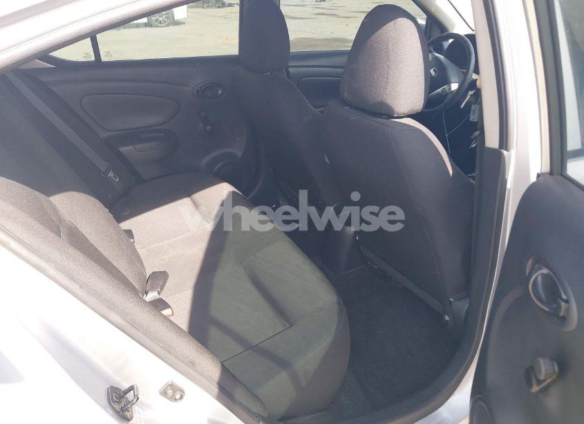 Photo 8 of 2019 Nissan Versa 1.6 S+ (VIN 3N1CN7AP1KL869637)