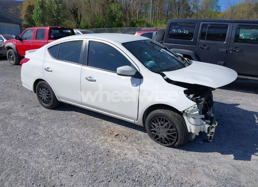 2019 Nissan Versa 1.6 SV (VIN 3N1CN7AP1KL871615) main photo