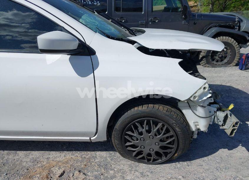 Photo 20 of 2019 Nissan Versa 1.6 SV (VIN 3N1CN7AP1KL871615)