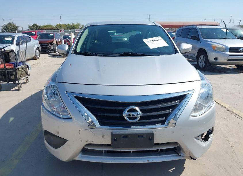 Photo 12 of 2019 Nissan Versa 1.6 S (VIN 3N1CN7AP1KL879441)