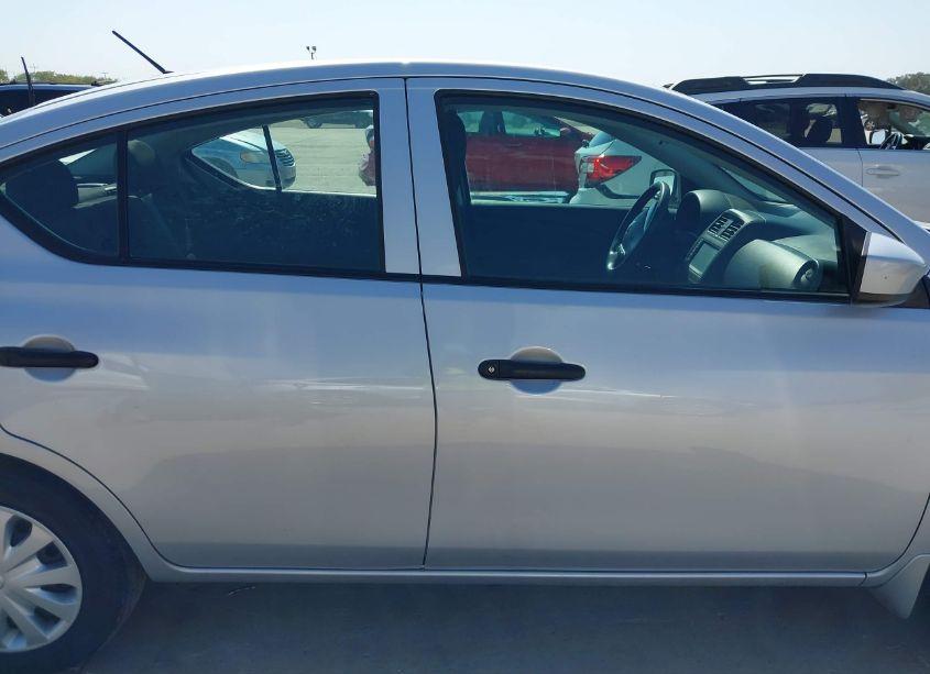 Photo 13 of 2019 Nissan Versa 1.6 S (VIN 3N1CN7AP1KL879441)