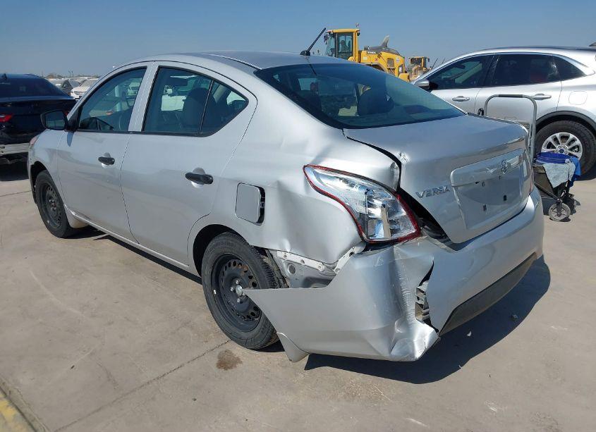 Photo 3 of 2019 Nissan Versa 1.6 S (VIN 3N1CN7AP1KL879441)