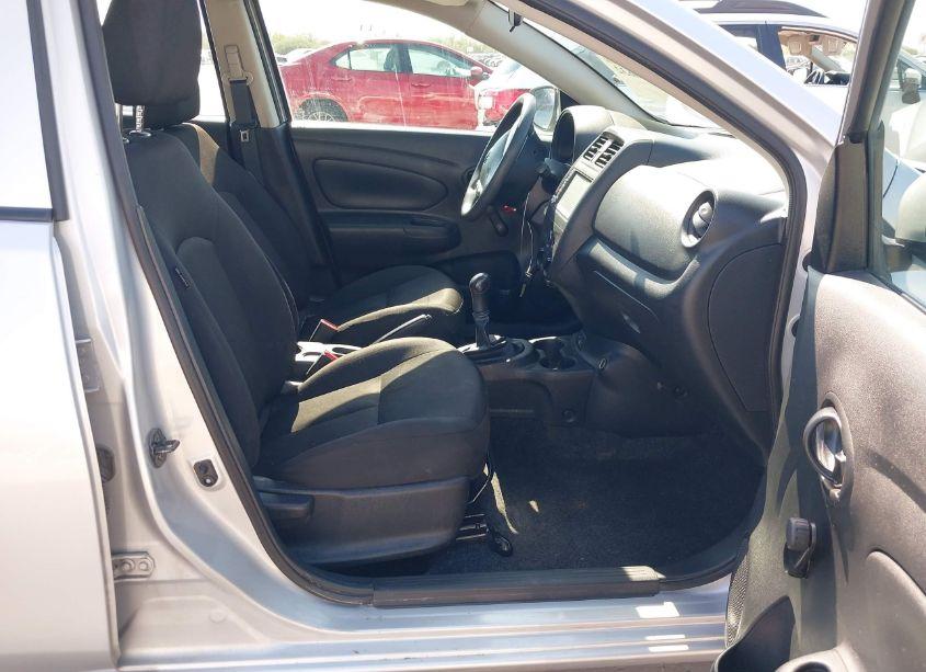 Photo 5 of 2019 Nissan Versa 1.6 S (VIN 3N1CN7AP1KL879441)