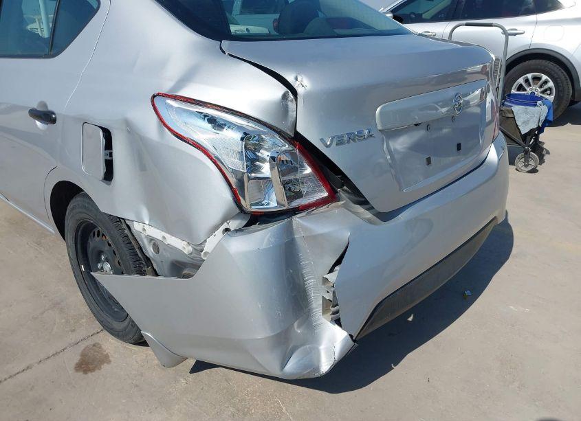 Photo 6 of 2019 Nissan Versa 1.6 S (VIN 3N1CN7AP1KL879441)