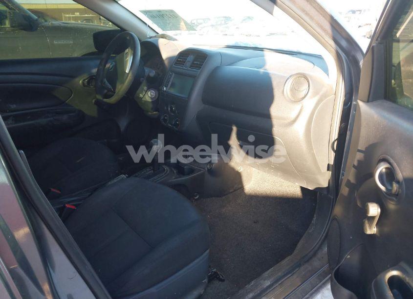 Photo 5 of 2019 Nissan Versa 1.6 S+ (VIN 3N1CN7AP1KL880461)