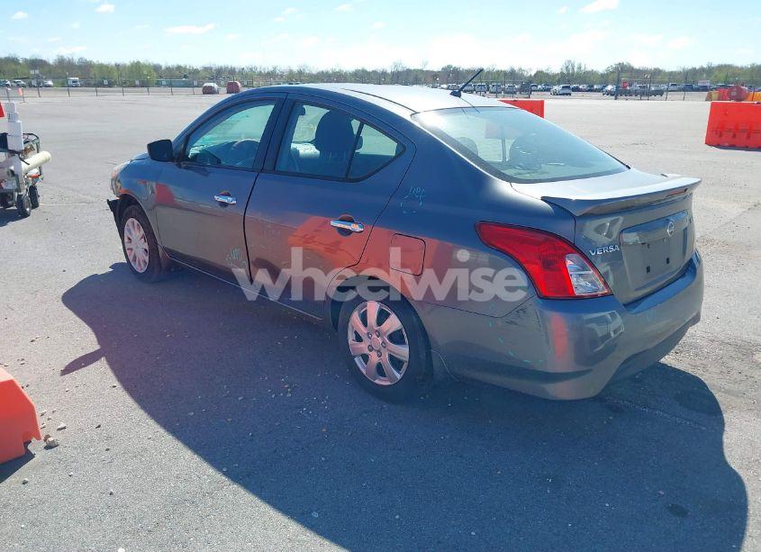 Photo 3 of 2019 Nissan Versa 1.6 SV (VIN 3N1CN7AP1KL881397)