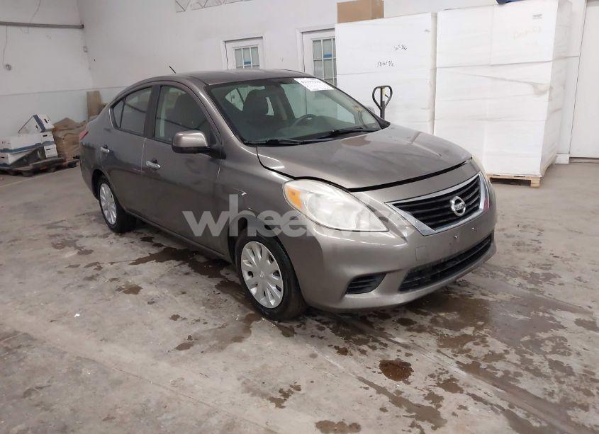 2013 Nissan Versa 1.6 SV (VIN 3N1CN7AP2DL867060) main photo