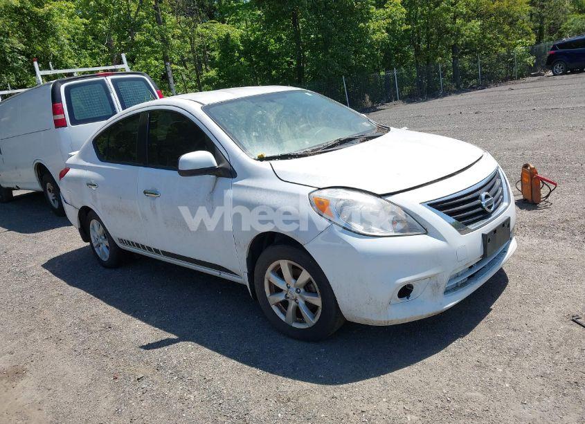 2013 Nissan Versa 1.6 SL (VIN 3N1CN7AP2DL876518) main photo