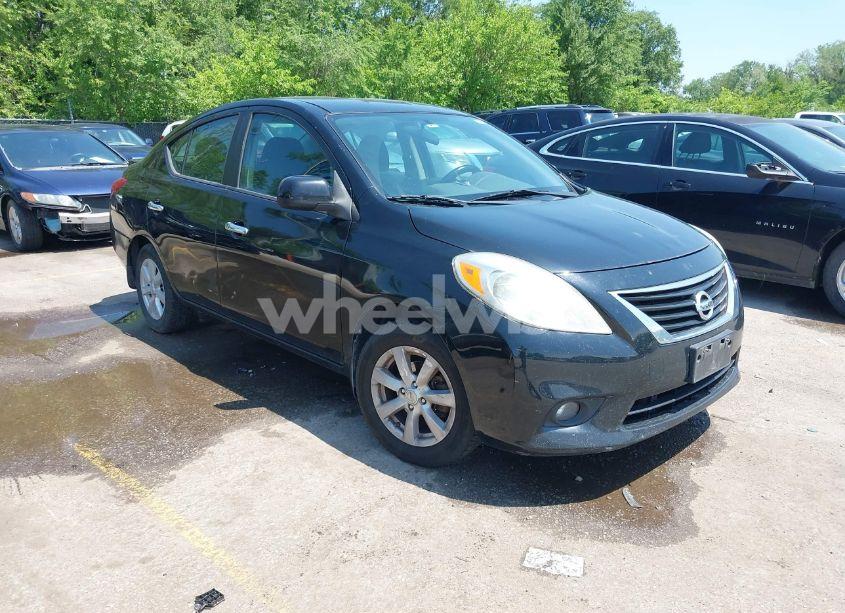2013 Nissan Versa 1.6 SL (VIN 3N1CN7AP2DL887356) main photo