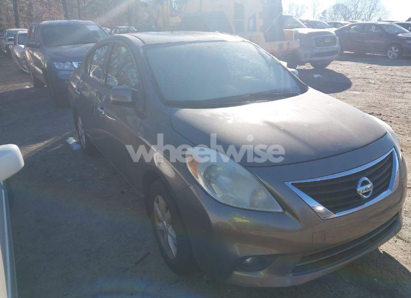 2014 Nissan Versa 1.6 SV (VIN 3N1CN7AP2EL812626) main photo