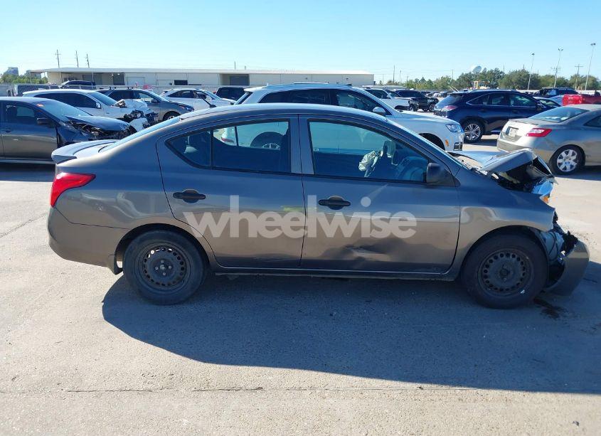 Photo 13 of 2014 Nissan Versa 1.6 S+ (VIN 3N1CN7AP2EL857646)