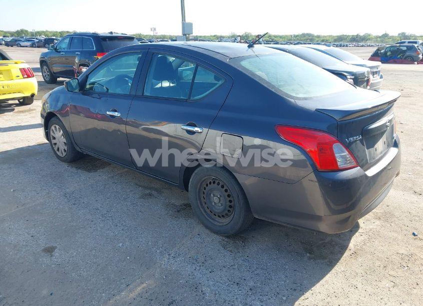 Photo 3 of 2015 Nissan Versa 1.6 SV (VIN 3N1CN7AP2FL802924)