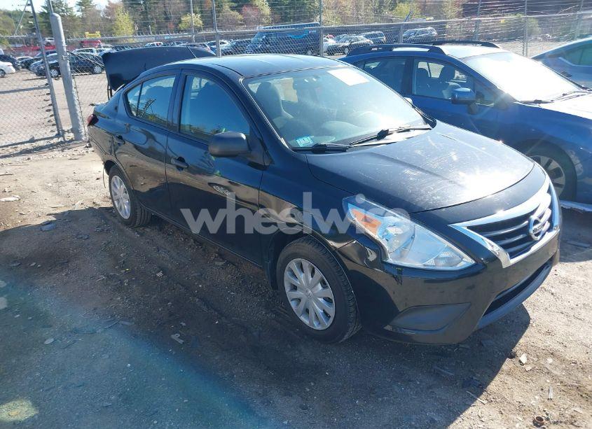 2015 Nissan Versa 1.6 S (VIN 3N1CN7AP2FL842792) main photo