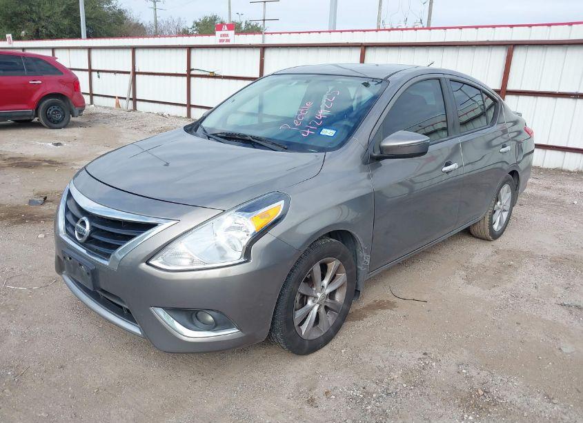 Photo 2 of 2015 Nissan Versa 1.6 SL (VIN 3N1CN7AP2FL864114)