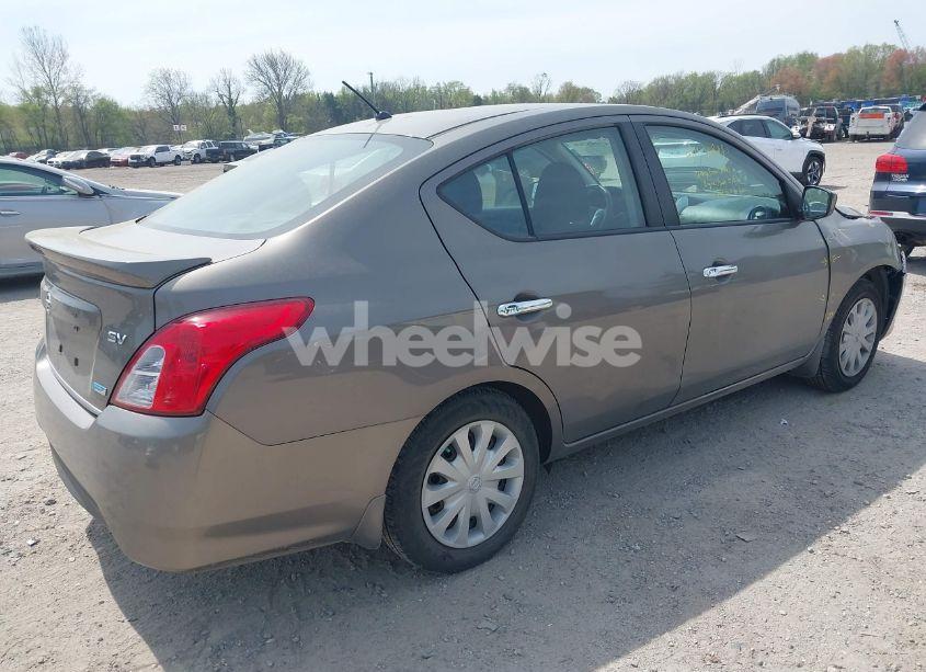 Photo 4 of 2015 Nissan Versa 1.6 SV (VIN 3N1CN7AP2FL947350)