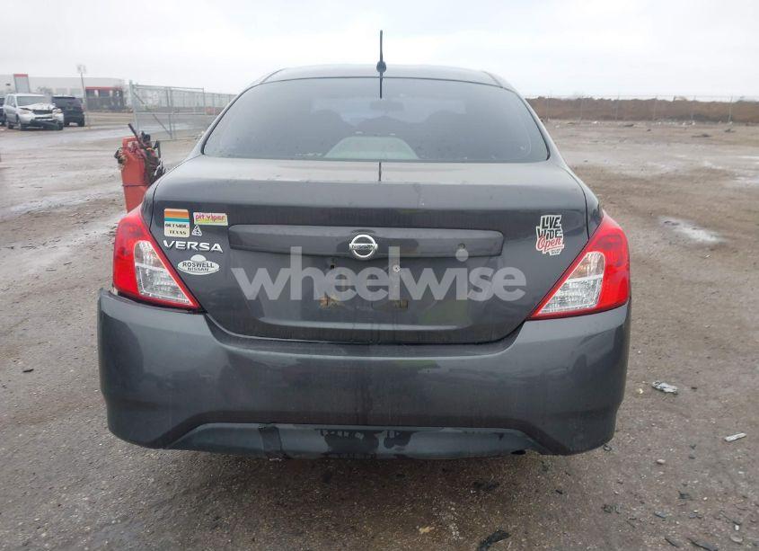 Photo 16 of 2015 Nissan Versa 1.6 S (VIN 3N1CN7AP2FL955156)