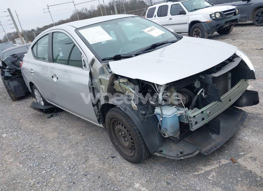 2016 Nissan Versa 1.6 SV (VIN 3N1CN7AP2GL884039) main photo