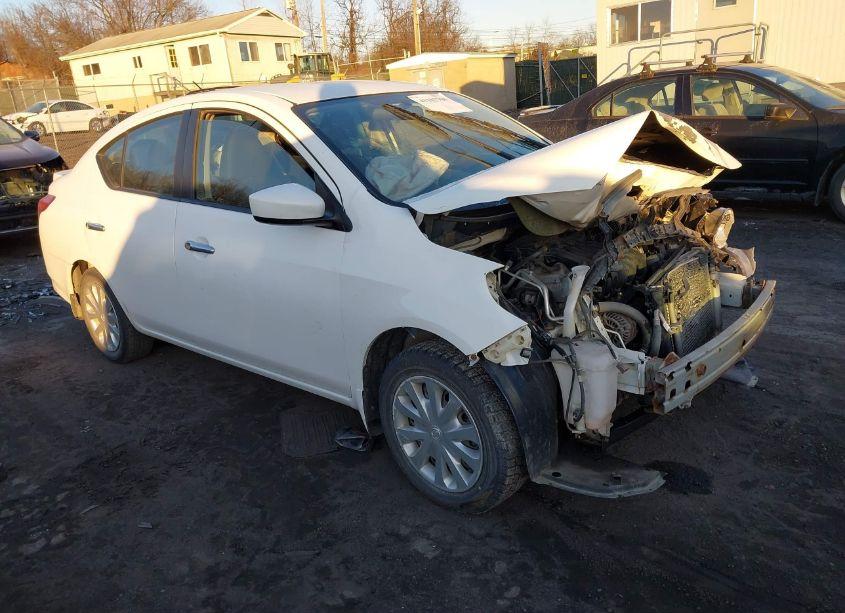 2016 Nissan Versa 1.6 SV (VIN 3N1CN7AP2GL907853) main photo