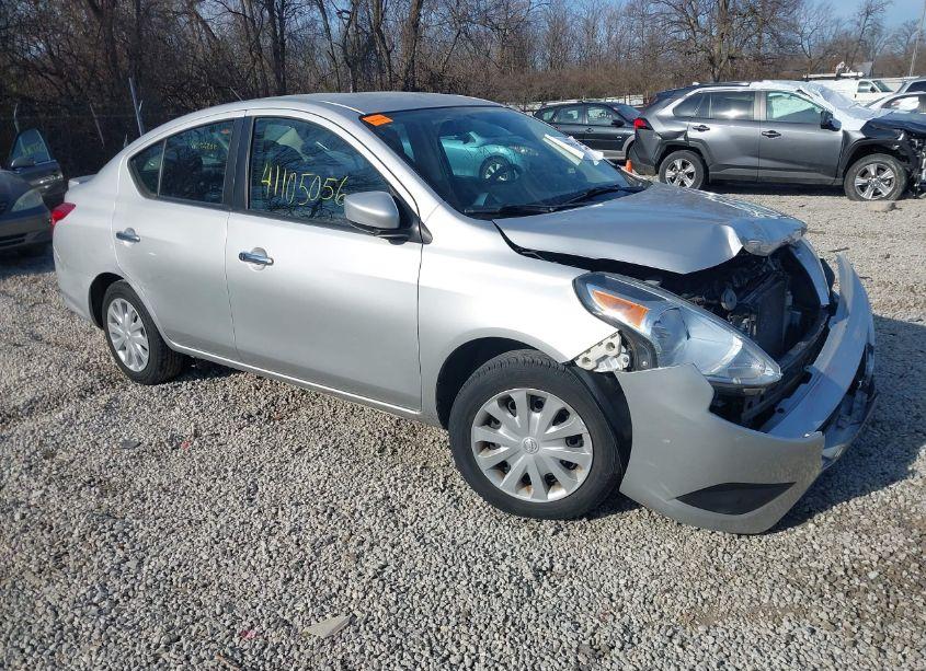 2017 Nissan Versa 1.6 SV (VIN 3N1CN7AP2HK454549) main photo