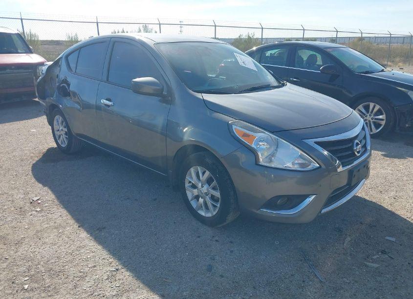 2017 Nissan Versa 1.6 SV (VIN 3N1CN7AP2HL805941) main photo